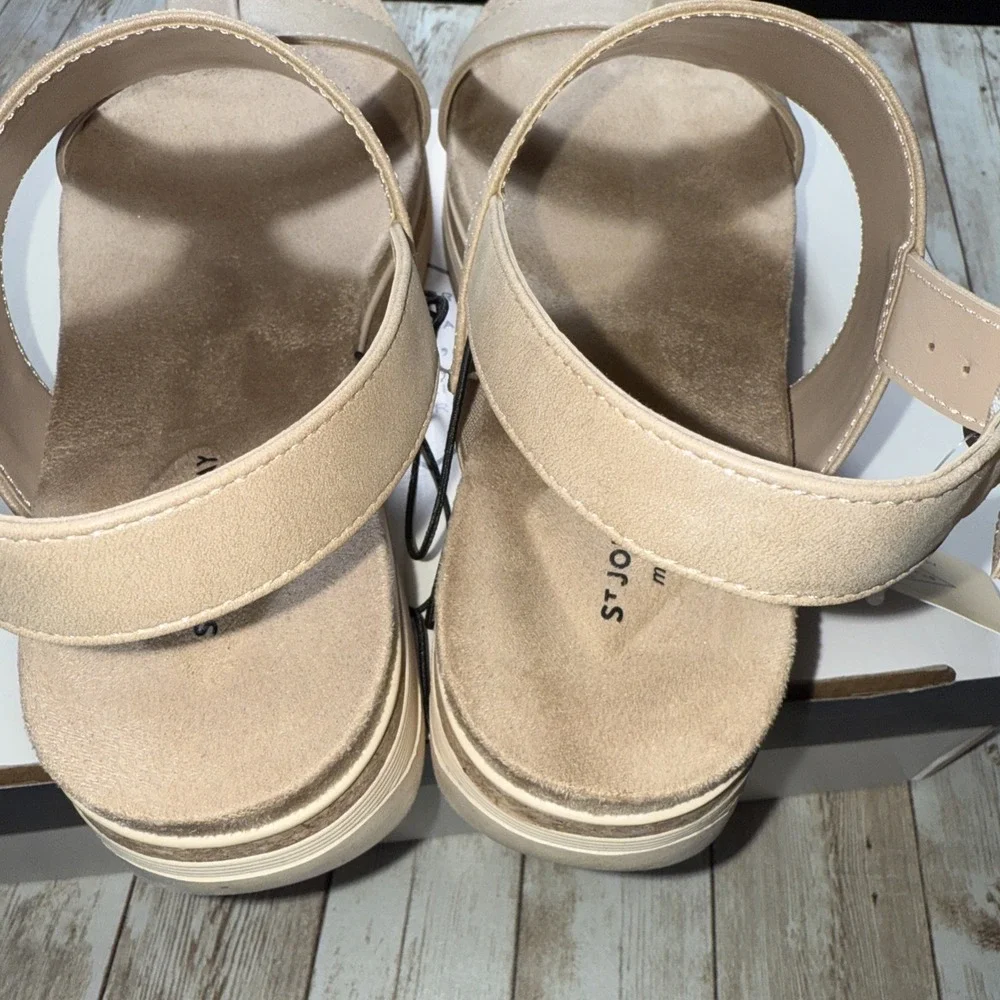 St. John's Bay Womens Sz 9.5 M Stanvick Slingback Flat Sandals Beige Memory Foam